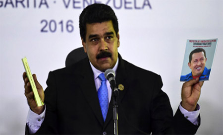 Maduro crea premio “Hugo Chávez a la paz” al que nomina a Putin
